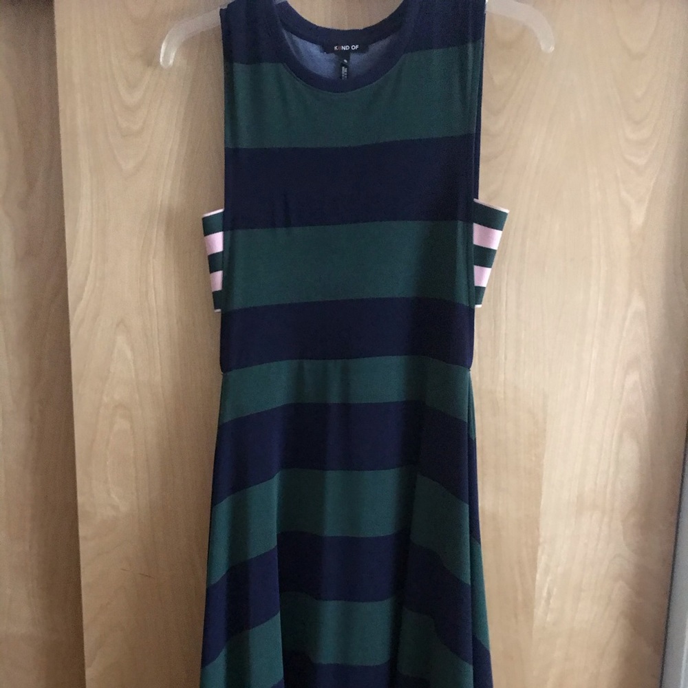Summer dress with open sides